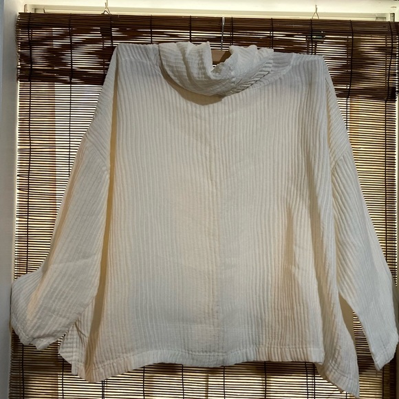 Scuba Crop Turtle Neck Top - Picture 9 of 9